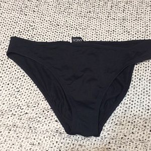 Women’s small bottom, black, size 8.